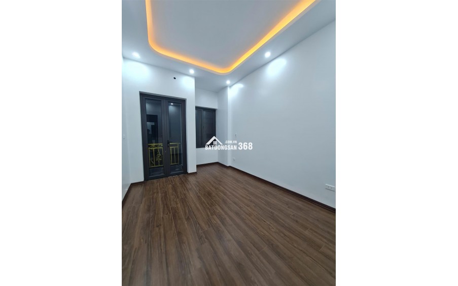 Bán nhà riêng Hoàng Mai, giá 10.6 tỷ, DT 48m2, nhà đẹp mới koong 10m ô tô gần