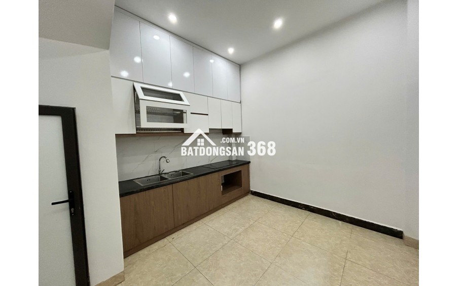 Bán nhà cầu Lủ, ô tô đỗ cửa, DT 32m2, 3 ngủ giá 6,8 tỷ.