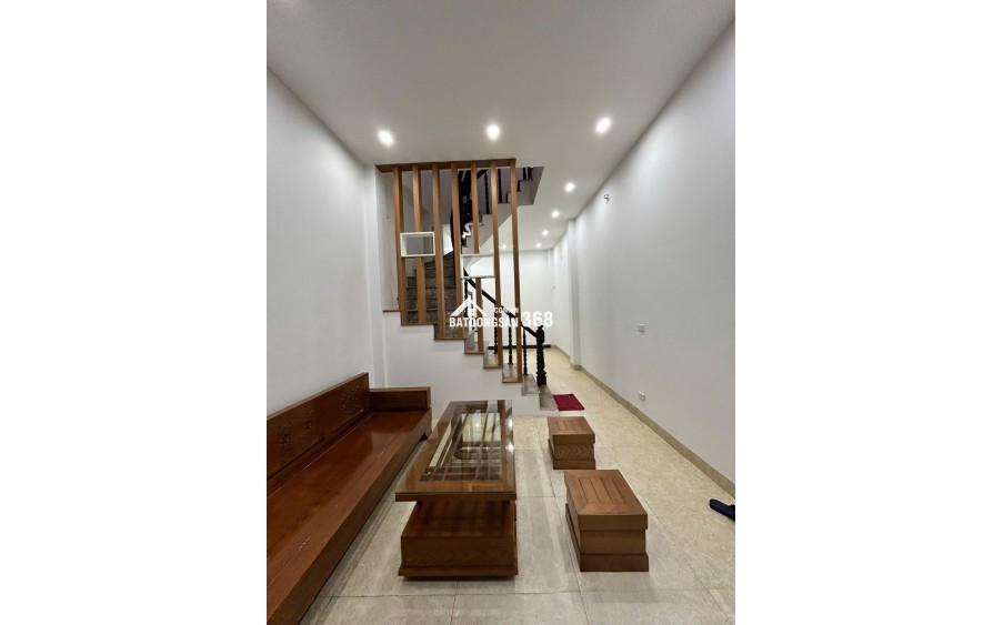 Bán nhà cầu Lủ, ô tô đỗ cửa, DT 32m2, 3 ngủ giá 6,8 tỷ.