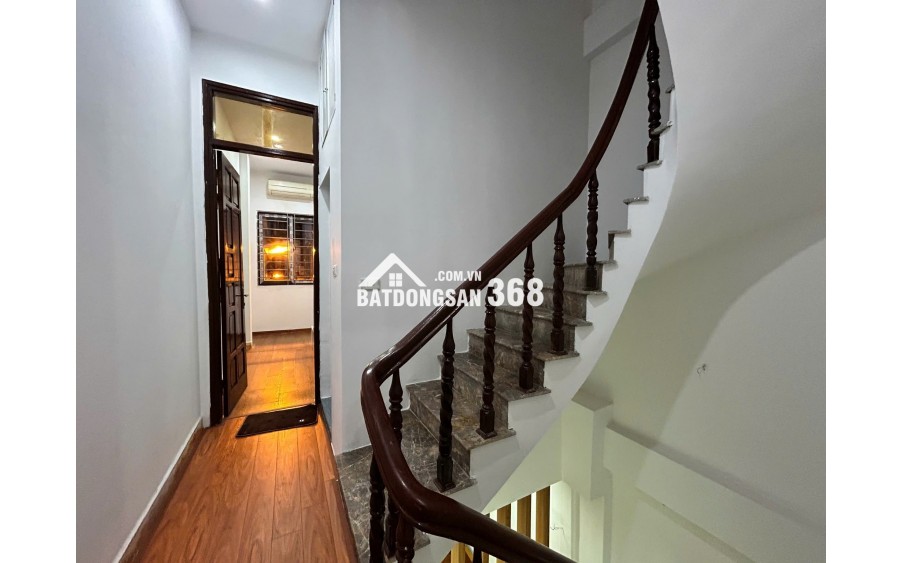 Bán nhà cầu Lủ, ô tô đỗ cửa, DT 32m2, 3 ngủ giá 6,8 tỷ.