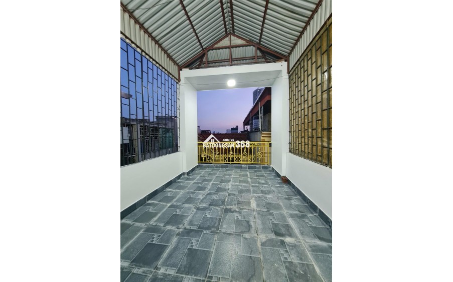 Bán nhà riêng Hoàng Mai, giá 10.6 tỷ, DT 48m2, nhà đẹp mới koong 10m ô tô gần