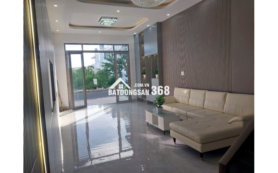 Bán nhà lô C4 đường số 2 cạnh với đường Tú Xương KĐT Tây Bắc.