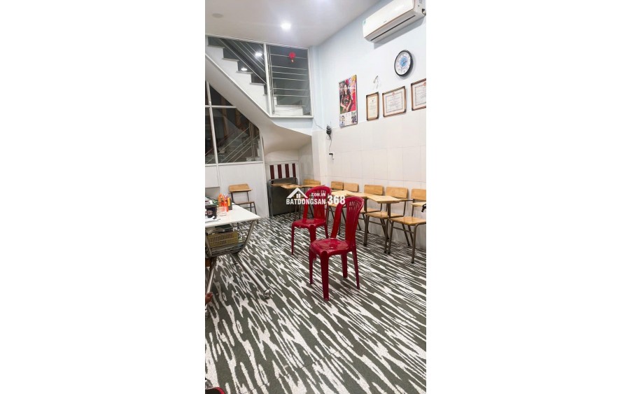 Bán nhà sát mặt Tiền Tân Hương, Hẻm 5m xe tải thông, 49m2, 3 tầng, Chỉ 7 tỷ xíu