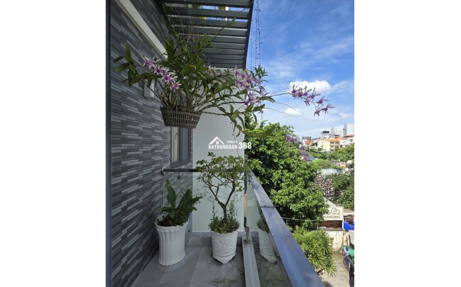 Bán nhà 1 trệt 3 lầu siêu đẹp Nguyễn Gia Trí (nối dài) P25 Bình Thạnh