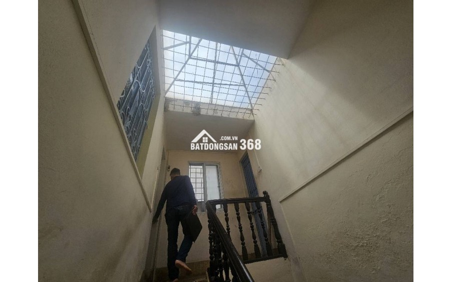 Nhà đẹp Gốc Đề Minh Khai – 3 tầng – Ngõ thông ô tô – Kinh doanh – Sổ đỏ, 10.8 tỷ