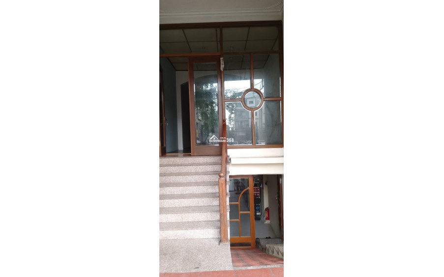Chính chủ cho thuê mặt bằng 30m² tầng 1 mặt đường Hoàng Hoa Thám (cửa hàng, văn phòng)