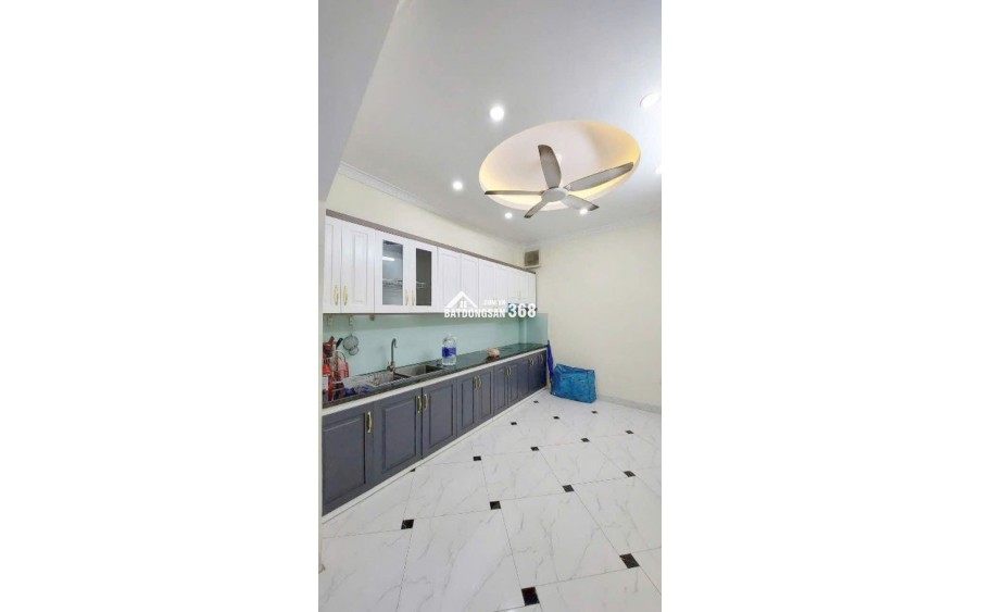 Bán nhà 4 tầng Vũ Tông Phan - Ngõ rộng ô tô đỗ sát nhà giá 4,1  tỷ - Nhà chưa sổ