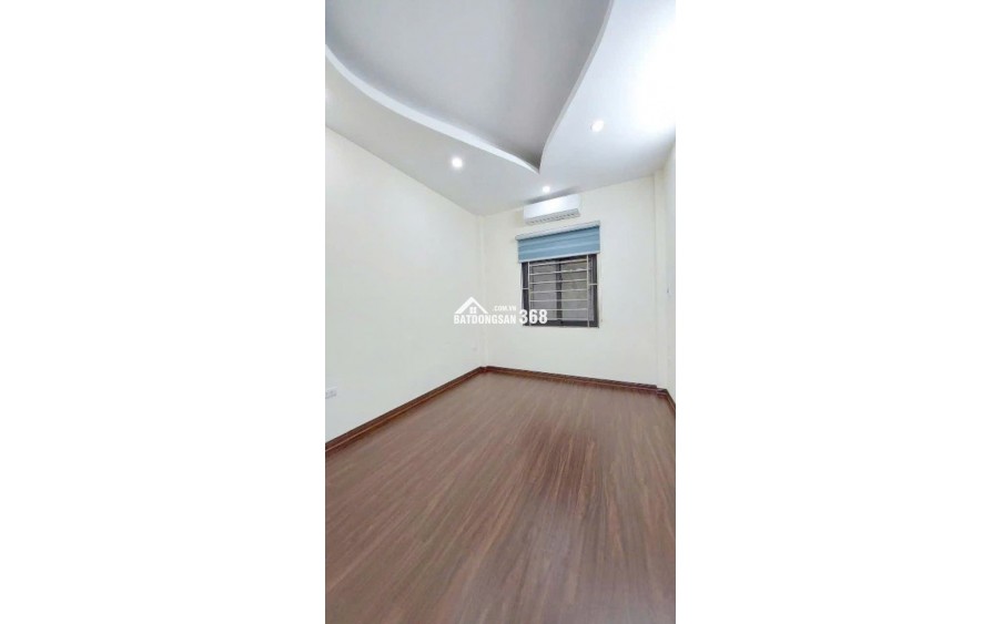 Bán nhà 4 tầng Vũ Tông Phan - Ngõ rộng ô tô đỗ sát nhà giá 4,1  tỷ - Nhà chưa sổ