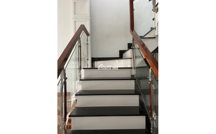 NHÀ ĐẸP GIÁ CỰC RẺ P. TRUNG MỸ TÂY, Q12 – TRỆT LẦU ĐẸP MỚI – PHÁP LÝ CHUẨN CHỈNH!