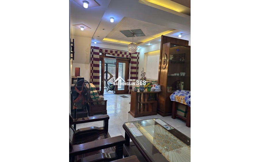 Nhà HXH đường ĐHT02, sát chợ, 5 x 18m, 4 tấm, 7 PN