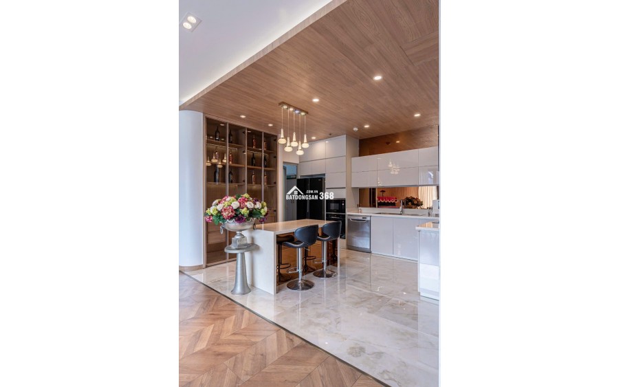 CĂN HỘ PENTHOUSE VINHOME CENTRAL PARK BÌNH THẠNH 166M2 GIÁ 25,5 TỶ, SỔ ĐỎ, TIỆN NGHI ĐẦY ĐỦ, VỊ TRÍ VÀNG THUẬN TIỆN