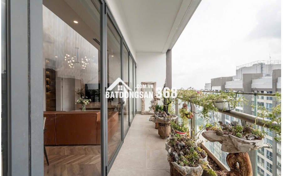 CĂN HỘ PENTHOUSE VINHOME CENTRAL PARK BÌNH THẠNH 166M2 GIÁ 25,5 TỶ, SỔ ĐỎ, TIỆN NGHI ĐẦY ĐỦ, VỊ TRÍ VÀNG THUẬN TIỆN