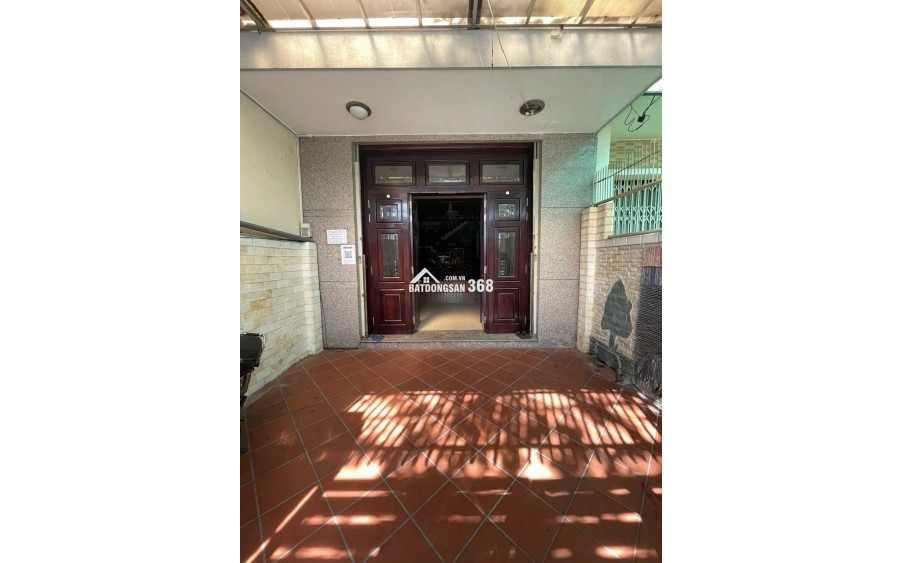 Chu thuê nhà 3 tầng nguyên căn mặt đường Lê Hồng Phong, Phước Long cũ, sát đường Cao Xuân Huy thông từ Biển vào dự án Charmora C.ty của