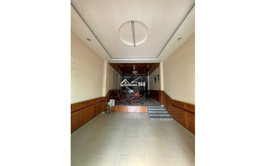 Cho thuê nhà 3 tầng nguyên căn mặt đường Lê Hồng Phong, Phước Long cũ, sát đường Cao Xuân Huy thông từ Biển vào dự án Charmora C.ty của