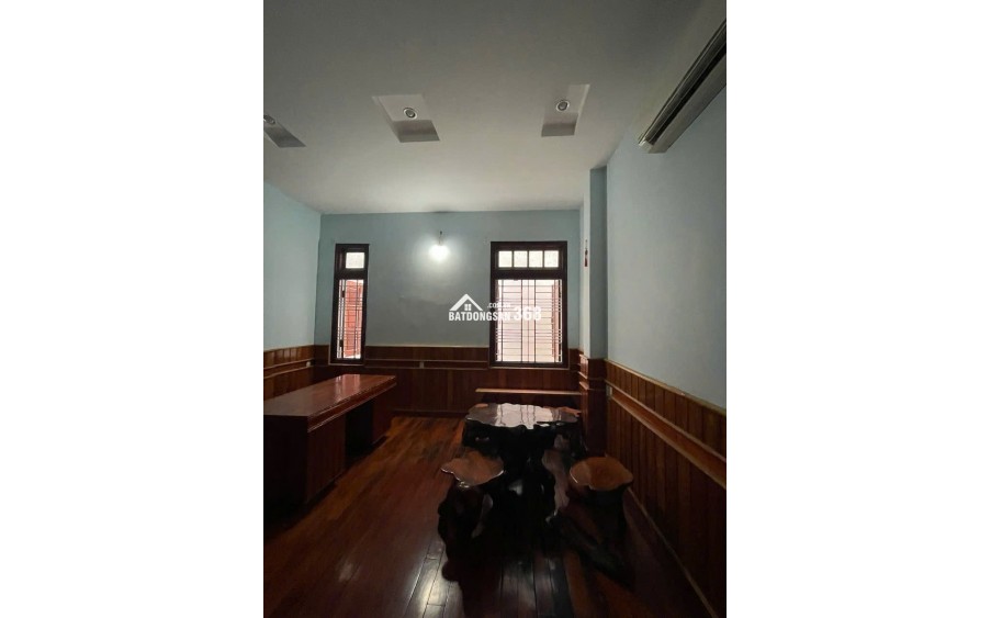 Nhà đẹp giá đầu tư.
CC bán nhà mặt tiền Lê Hồng Phong, Nam Nha trang.