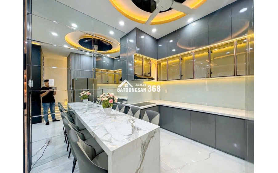 Bán ngôi nhà Hẻm Xe Hơi 7M - 4 Tầng - 5PN - Huỳnh Tấn Phát - Chỉ Nhỉnh 7T