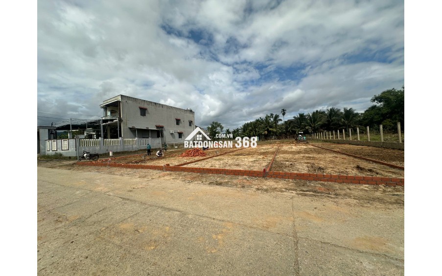 Lô đất sát trục quốc lộ 14b giá chỉ 7,xx triệu/nền