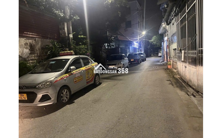 Bán nhà cấp 4 Đức Giang, Mặt ngõ ô tô thông, Sân rộng để được ô tô . tiện ích ngập tràn. Gía chỉ 10x tỷ ( có tl )