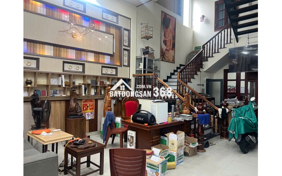 VỪA Ở, VỪA LÀM VP KD, SHOWROOM
Bán nhà 3 tầng mặt tiên đường lê Hồng Phong, Nam Nha Trang (Phước long cũ)