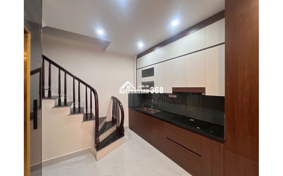 Bán nhà Trần Phú - giá 9,88 tỷ - 32m2 -Nhà mới xây-THANG MÁY SẴN