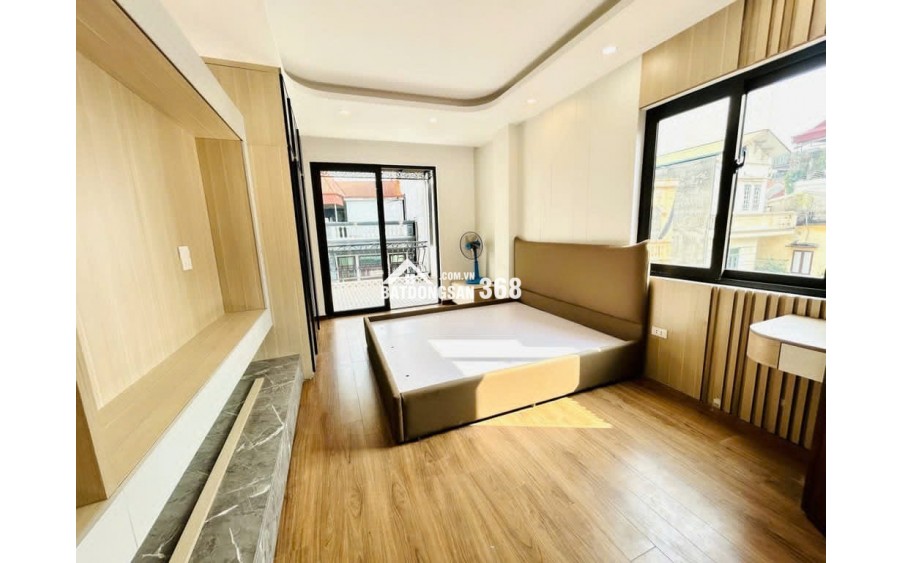  BÁN NHÀ HOÀNG MAI- LÔ GÓC - Ô TÔ - KINH DOANH THÔNG TỨ PHÍA  : 37M* 5 TẦNG * 8.95 tỷ ( Thương lượng)