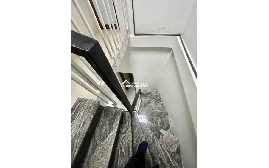 MẶT NGÕ KINH DOANH TẤP NẬP - Ô TÔ RA VÀO THOẢI MÁI - TRUNG TÂM ĐỐNG ĐA