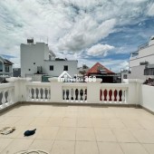 XE HƠI NGỦ TRONG N HÀ ,NGANG 5,2M, VÀI BƯỚCCHÂN RA MẶT ĐƯỜNG , GIÁ 7,7 TỶ