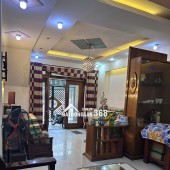 Nhà HXH đường ĐHT02, sát chợ, 5 x 18m, 4 tấm, 7 PN