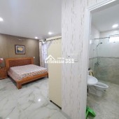 Biệt thự cách MT 30m giá 7.9 Tỷ