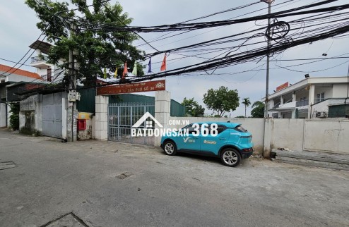 Bán nhà C4 Ngọc Thuỵ 35m lô góc oto qua nhà chỉ 4 tỷ hơn xíu. LH 0936123469