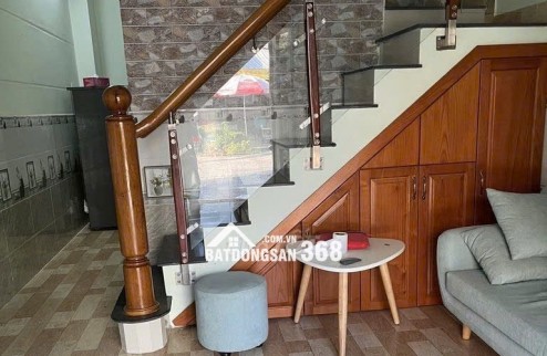 Cho thuê nhà 1 trệt 2 lầu hẻm xe hơi Huỳnh Tấn Phát Nhà Bè