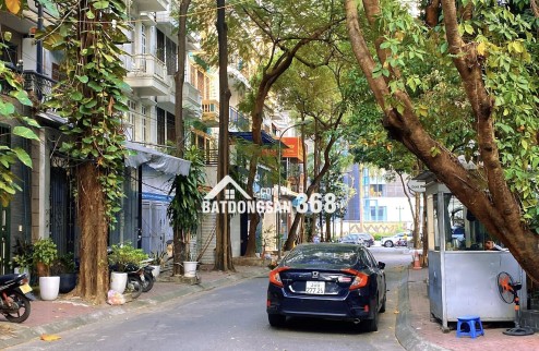 Duy Nhất một căn ! Phân lô mặt ngõ Nguyễn Khánh Toàn, ô tô tránh hoạt động, 80m, Mặt tiền 9m