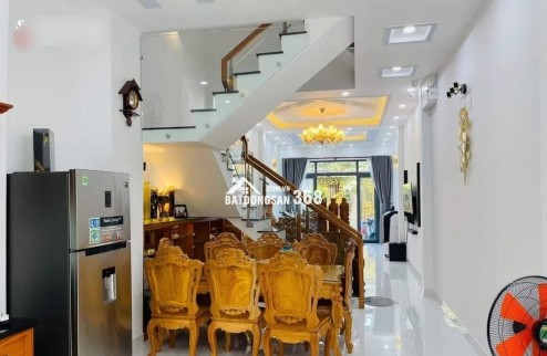 HẺM Ô TÔ – KHU VIP LẠC LONG QUÂN