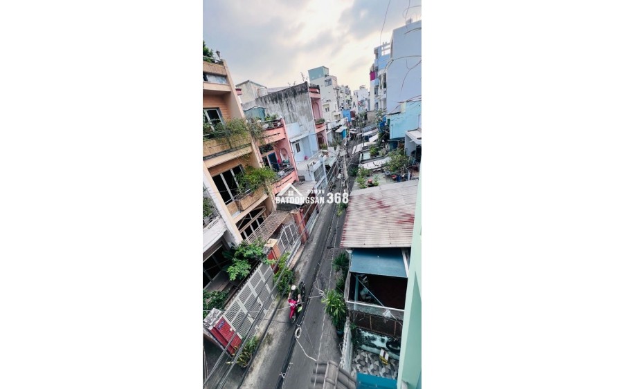 Nhà đẹp Q.10 - CMT8 - hẻm xe hơi thông - 48m2 - 4 tầng - giá 8ty2