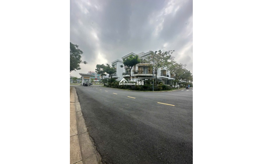 GĐ ĐI NƯỚC NGOÀI BÁN CĂN GÓC 2 MẶT TIỀN VIEW CÔNG VIÊN - HỒ BƠI DỰ ÁN LOVERA PARK KHANG ĐIỀN BÌNH CHÁNH (HÀNG HIẾM KHÔNG LẶP LẠI)