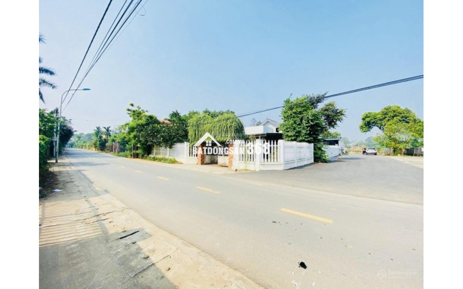 Chính chủ bán rẻ mảnh đất 100m2 full thổ cư vị trí cực đẹp. Sổ đỏ Hà Nội