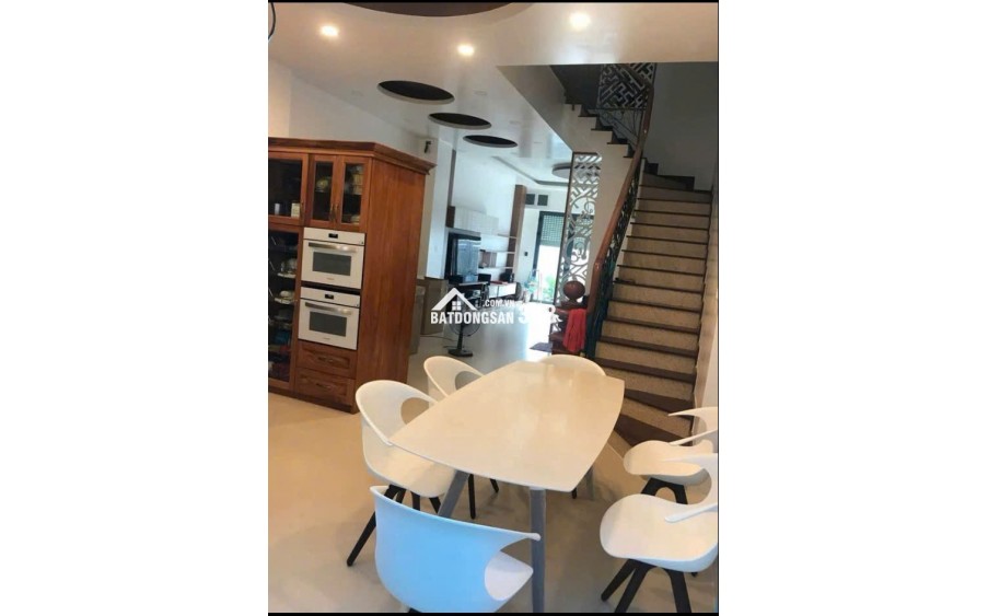 Bán nhà 4 lầu Nguyễn Văn Linh, Bình Hưng, Bình Chánh, hẻm xe hơi lớn