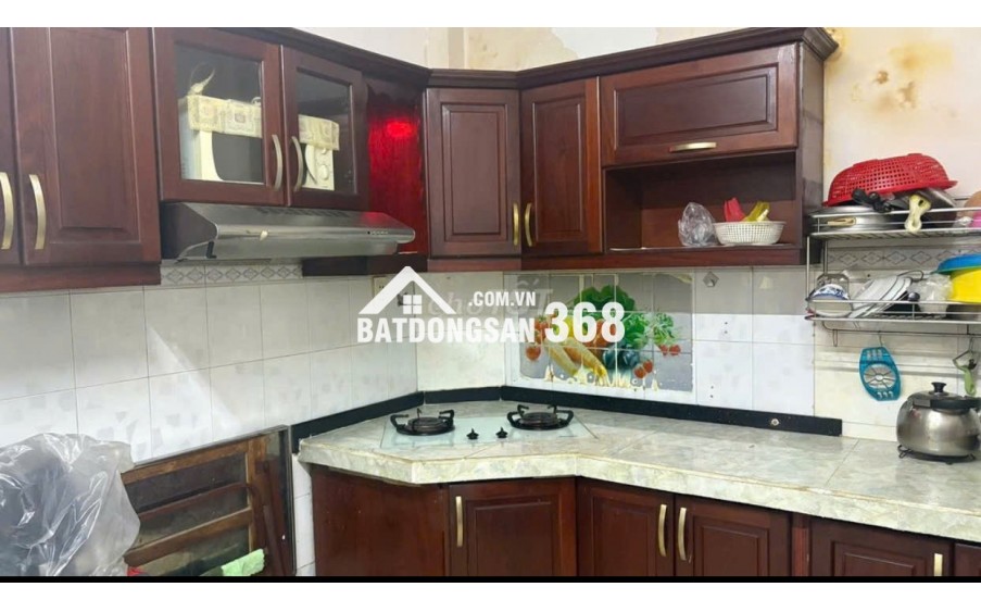 Bán nhà 1 trệt 2 lầu 1 sân thượng ngay khu trung tâm Q5