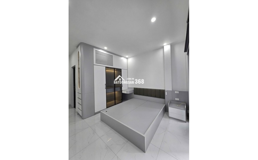 NHÀ ĐẸP- 4 PHÒNG NGỦ – 2 THOÁNG – Ô TÔ TẬN CỬA – Ở NGAY – VÀI PHÚT SANG PHỐ CỔ