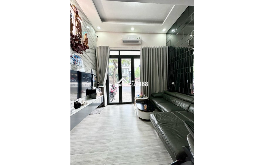 NHÀ 4 TẦNG CHÍNH CHỦ - NGÀY CÔNG TRƯỜNG HỒNG ĐỨC,  - Nhà chính chủ ngay cổng trường Hồng Đức, vị trí đắc địa, dân trí cao.,