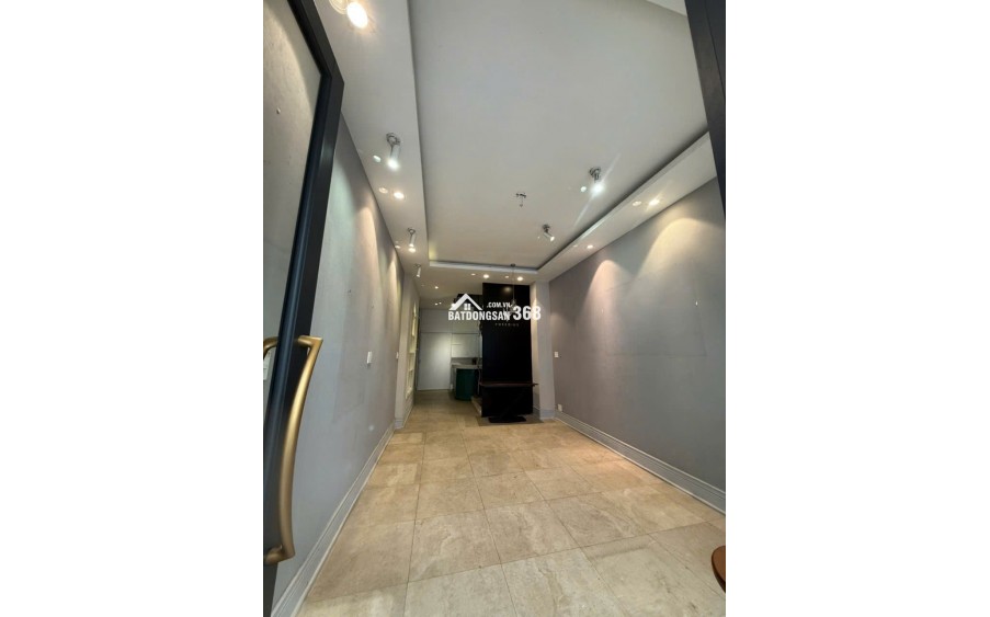 Cho thuê mặt bằng 150/31 Nguyễn Trãi Quận 1 siêu đẹp