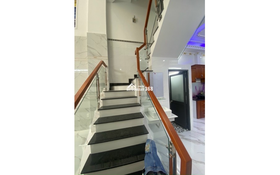 Bán nhà 8x20m 3 lầu có 10 căn hộ cho thuê ở Nguyễn Văn Tạo Nhà Bè