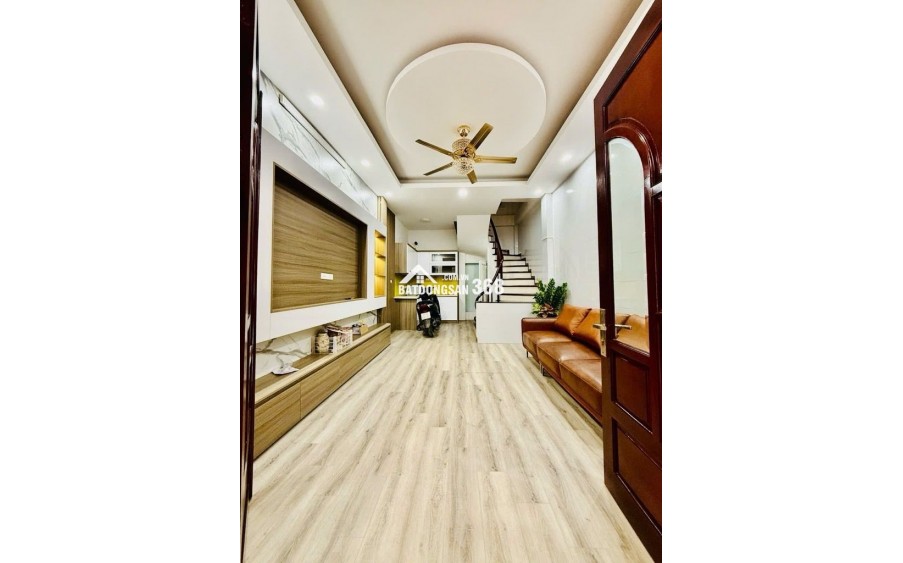 BỒ ĐỀ – NHÀ ĐẸP MỚI – FULL NỘI THẤT – VÀI PHÚT SANG PHỐ CỔ