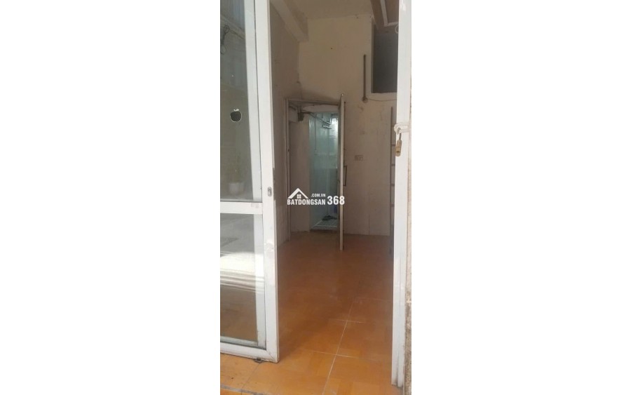 Cho thuê nhà 14/151A, Thái Hà, diện tích ~10m2 : Tiện làm VPĐD, CH, KD và ở.