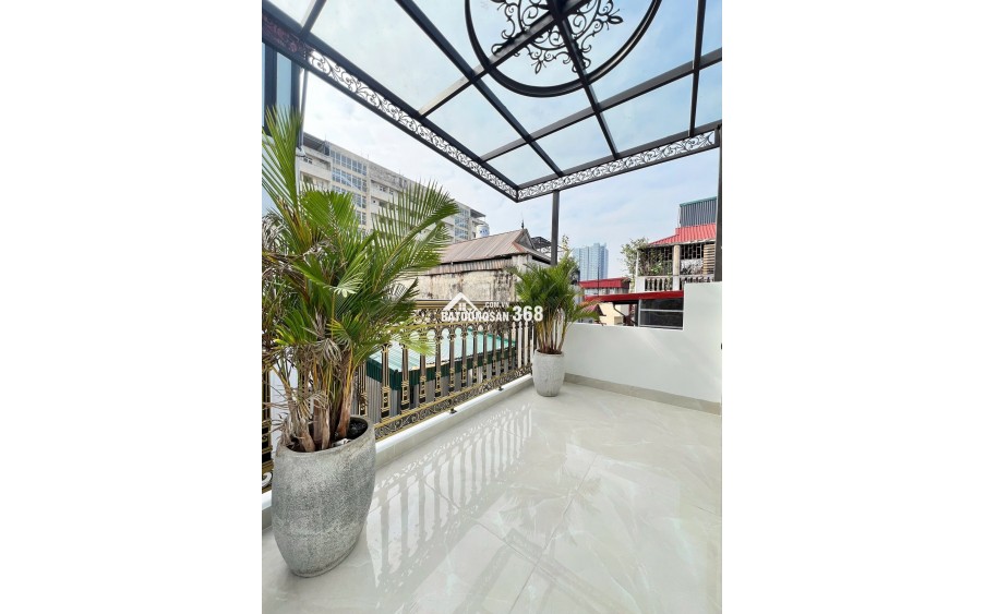 SIÊU PHẨM PHÂN LÔ TRẦN QUỐC HOÀN - CẦU GIẤY - 7 TẦNG THANG MÁY - Ô TÔ 7 CHỖ VÀO NHÀ