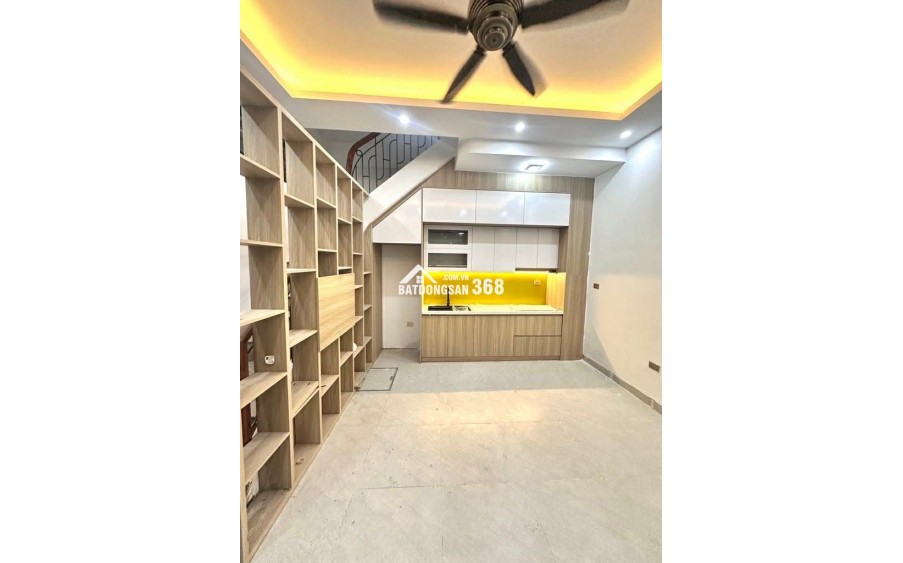 BÁN NHÀ HOÀNG HOA THÁM - HƠN 6 TỶ - MT 5M