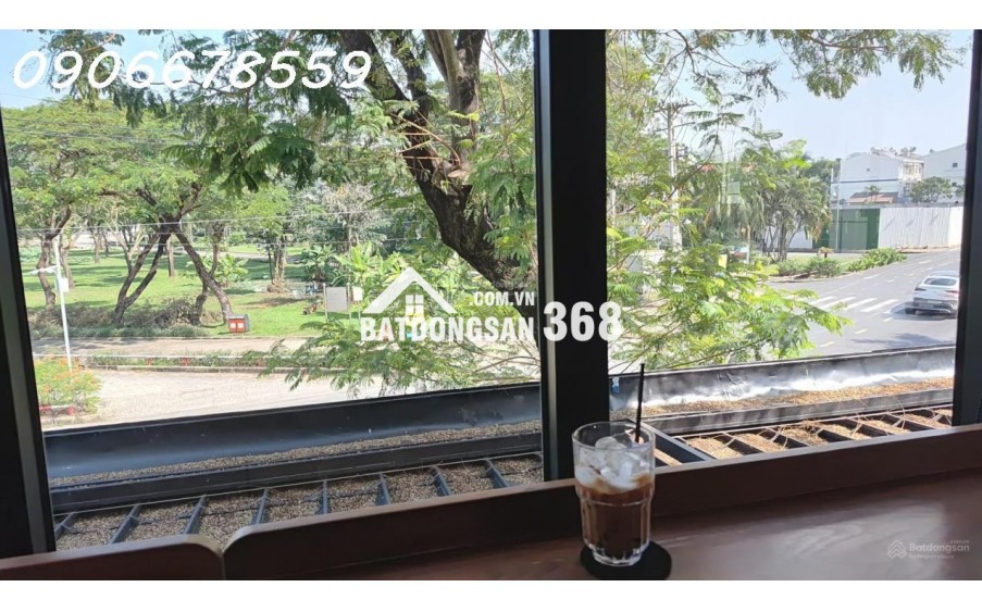 Bán Biệt thự căn góc ngay Hồ Bán Nguyệt Phú Mỹ Hưng Q7