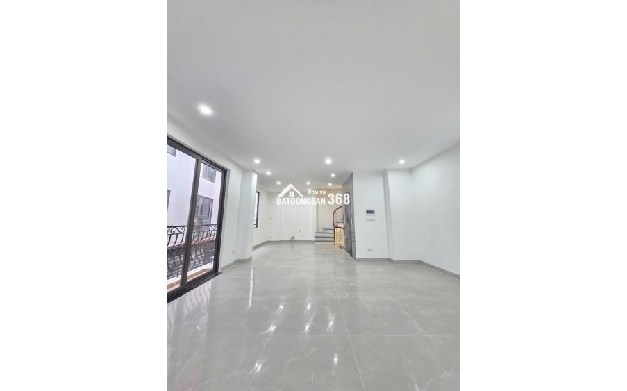 Bán nhà riêng Phố Lụa _Ô tô vào nhà_51M2_ Nở hậu_Thang máy_Chỉ hơn 13 tỷ !