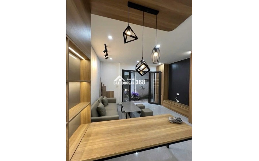 Bán nhà riêng ở ngay phố Bạch Đằng