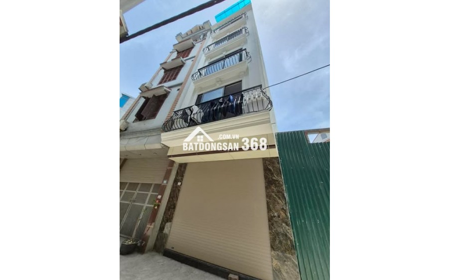 Nhà mặt phố ô tô tránh, mới xây xong, kinh doanh sầm uất, tiềm năng tăng giá tốt.